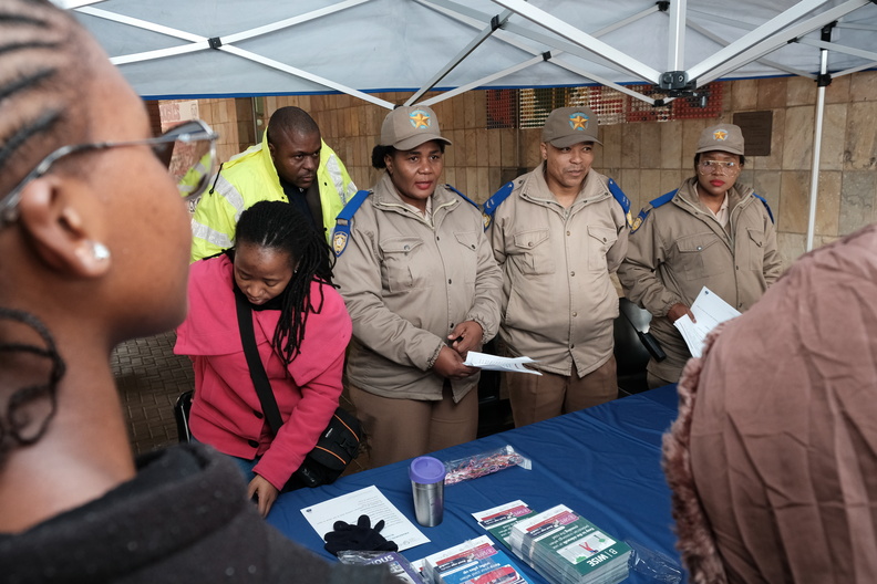 _ArriveAlive's tweet image. Traffic awareness campaign at the Thakaneng Bridge on the Bloemfontein Campus

tinyurl.com/2a8e7w7y

#ArriveAlive #BSafe #BeBetter #RoadSafety 

@UFSweb