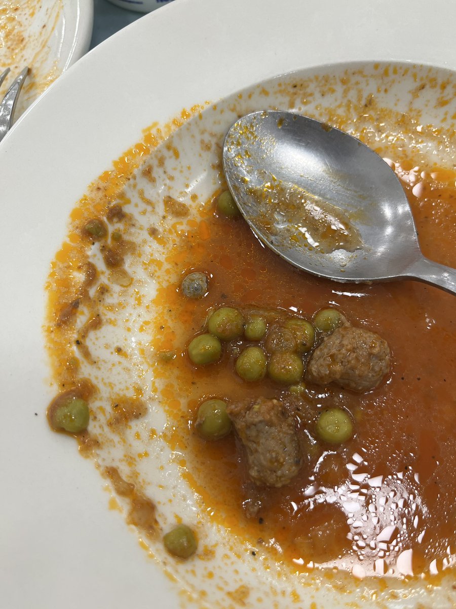 sehribannurz's tweet photo. Arkadaslar Anadolu Üniversitesi merkez yemekhanede salyangoz yemeği var kosun #AnadoluUEniversitesi @nocontexteses https://t.co/DP6I1F1NpX