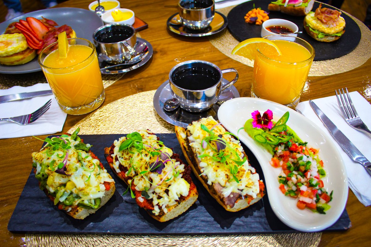 CafeteriaPEKO's tweet photo. ¡Este lunes te esperamos en Cafetería Bar Peko!
 Comienza la semana con un desayuno delicioso, café recién hecho y el ambiente acogedor que nos distingue.
 Desde temprano, estamos listos para recibirte y hacer de tu mañana algo especial. ☕🍳 https://t.co/2uiOUYgGWF