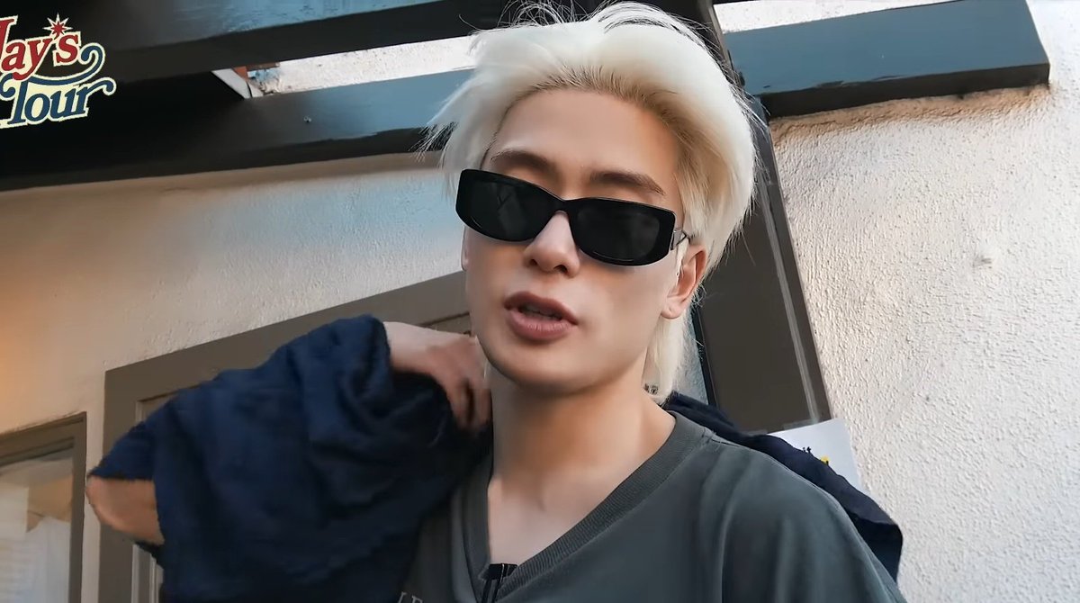 JJHLOOKS's tweet image. jaehyun in la