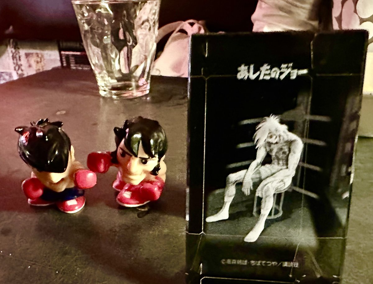 ロンリーに行きました!
金山さんの力石と、湖川さんのジョーが輝いてます^_-☆
マスターとも楽しくお話できてハッピー(^ν^) 
