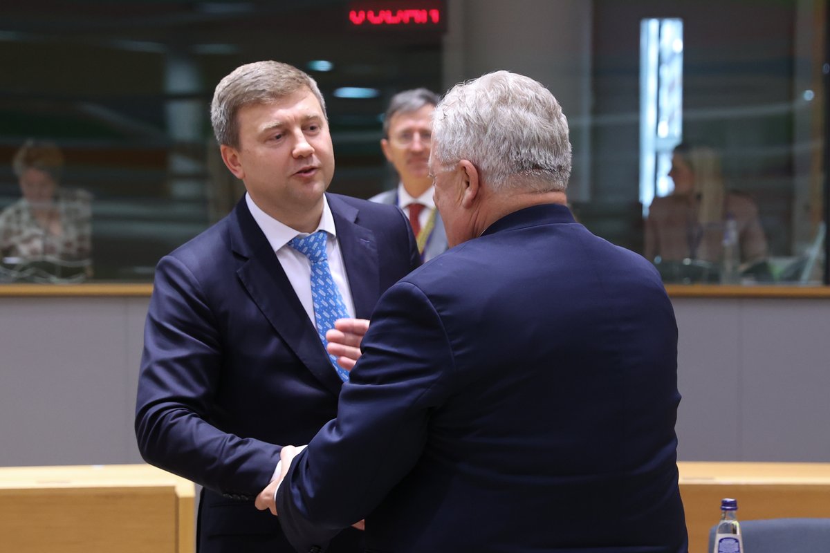 #AGRIFISH ministers were joined by Ukraine’s Agrarian Policy Minister, Vitaliy Koval <a href="/vkoval8/">Віталій Коваль / Vitaliy Koval</a> for an update on the agricultural situation in 🇺🇦. The Council is now discussing the market outlook.

@POLAND25EU