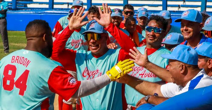 Granma_Digital's tweet photo. ⚾️🇨🇺 Ciego de Ávila, el mejor equipo de la campaña regular ya espera su rival para disputar el título #IIILEBC
🔗https://t.co/ppNr7BIwwa https://t.co/LmPHS8JEJ1