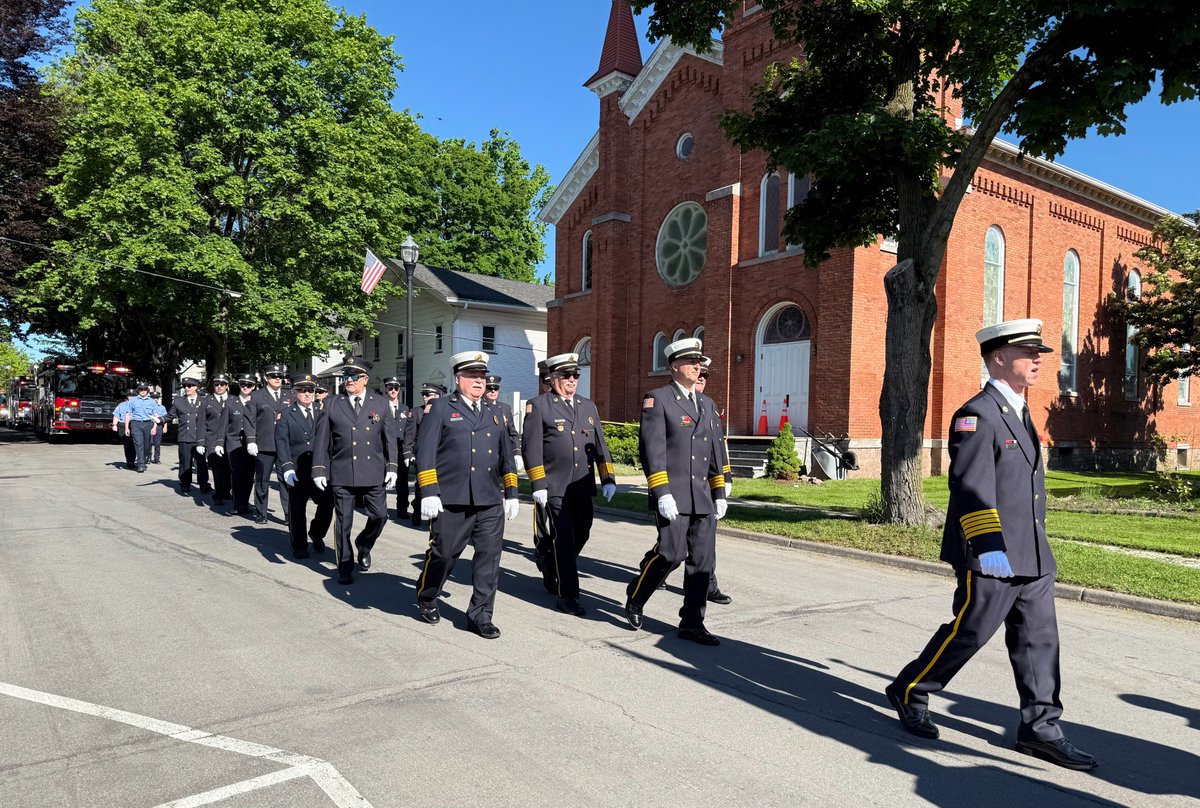 This morning, our members were honored to march in Spencerport's Memorial Day parade as we remember and pay tribute to the brave men and women who gave their lives in service to our country. It’s a privilege to stand with our community in honoring their sacrifice. 🇺🇸 #MemorialDay