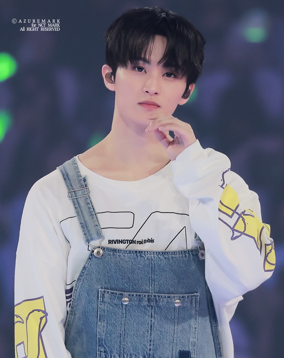 azure__mark's tweet image. 250525 마크
이렇게 귀여운 애옹이를 보셨나요 💚🫶🏻 

#마크 #MARK #マーク #NCT  #nctdream