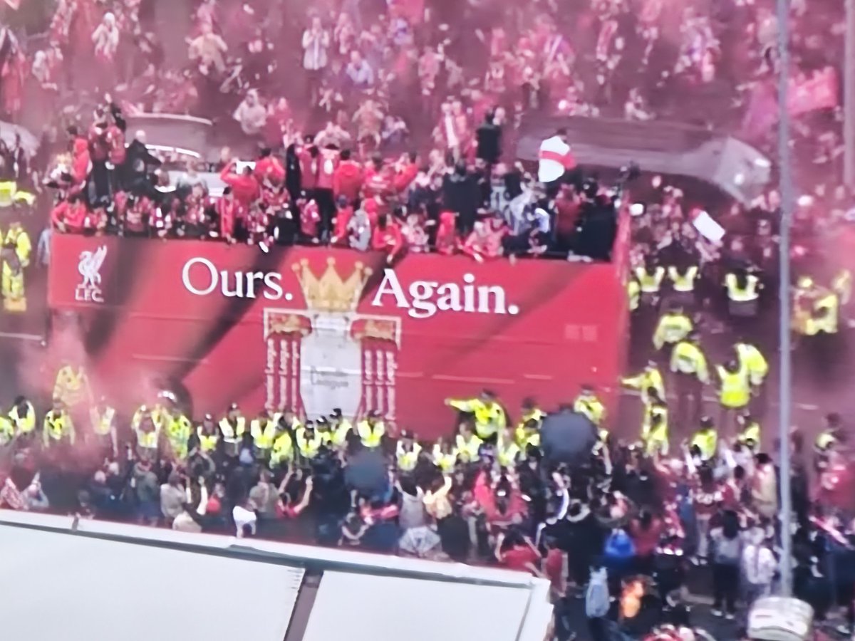Kopite's tweet photo. Liverpool Parade #YNWA https://t.co/Rylw9WR54W