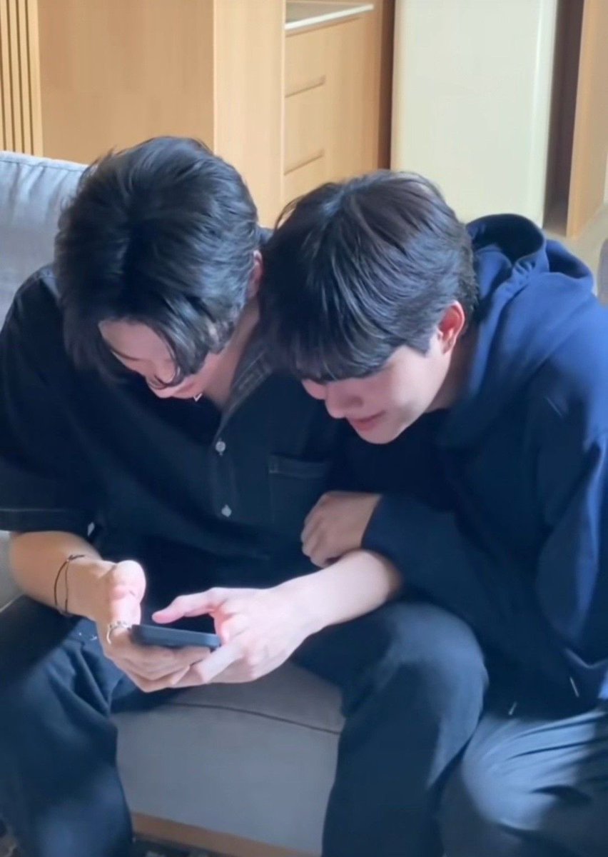 คอลเลคชั่นโลกเอียง