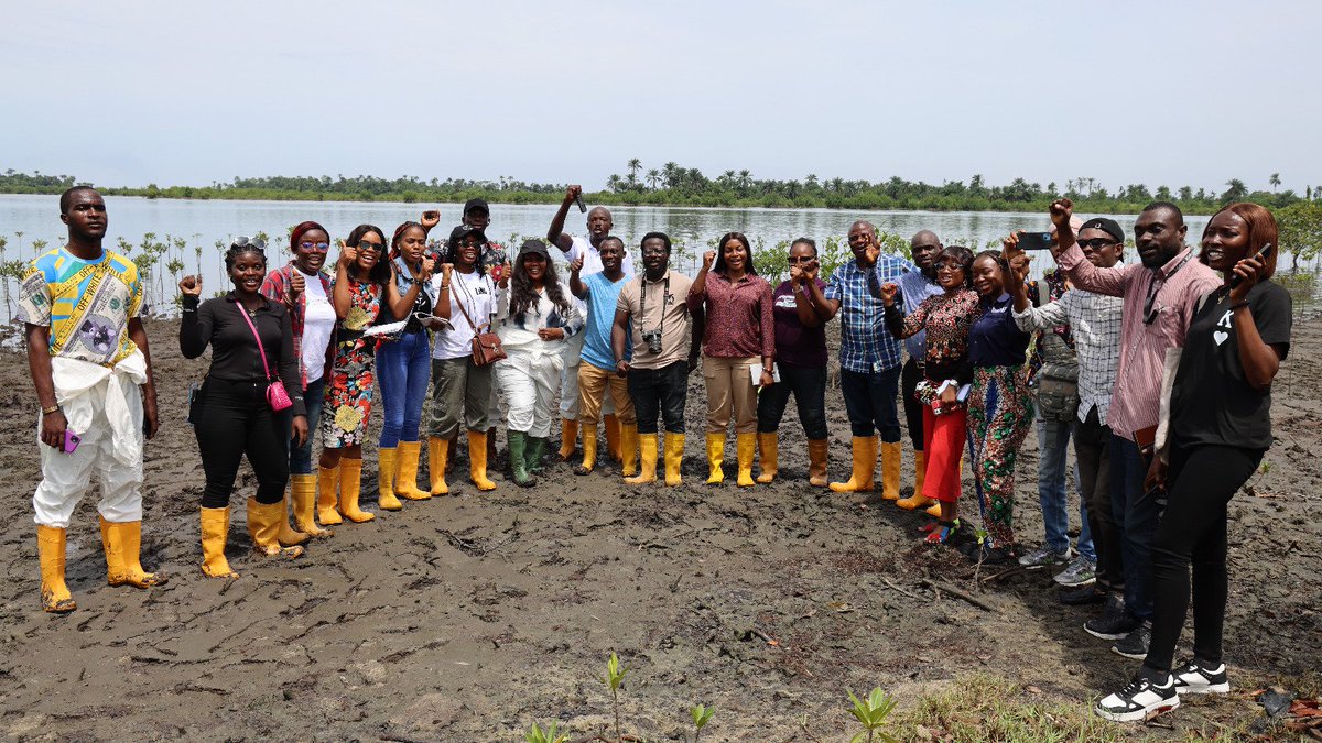 g_gsdn's tweet photo. On Thursday 22nd May, 2025 our founder @ib_henshaw &amp; program manager @EperePaschal took a tour around HYPREP's facilities, alongside other youth led NGOs in Rivers State. A lot of progress has been made, but there are concerns. Read 👇🏾
https://t.co/eeAJNYeLYJ https://t.co/wG8F9VopyV
