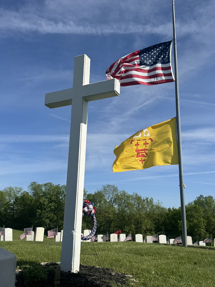 CalvaryCemAOC's tweet photo. Honoring our fallen heroes this Memorial Day at Calvary Cemetery. With faith and gratitude, we remember their sacrifice under the cross and flags of freedom. 🇺🇸 #MemorialDay https://t.co/YwyfAM8KcS