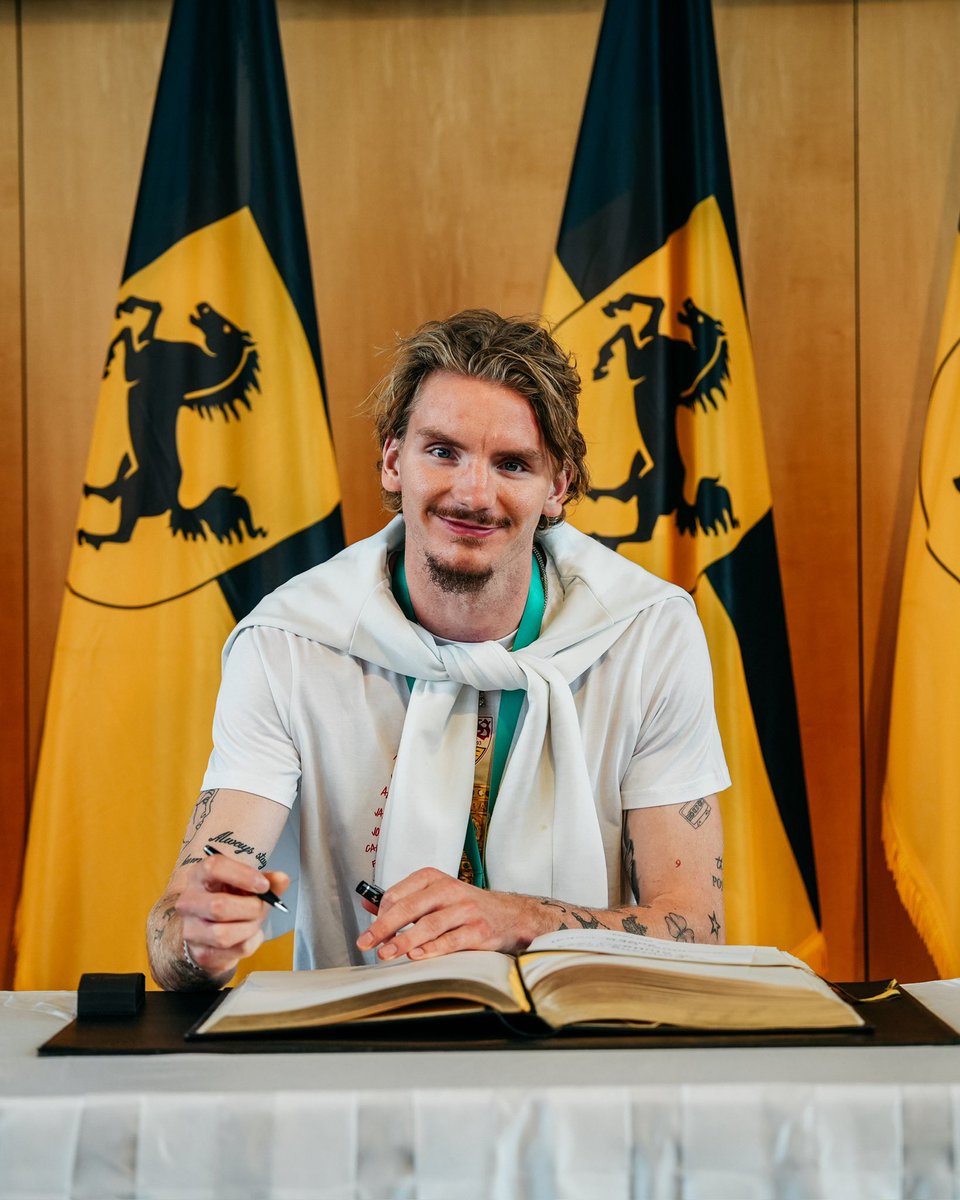 wie jesus die bibel geschrieben hat oder so keine ahnung kenn mich nicht aus mit sowas