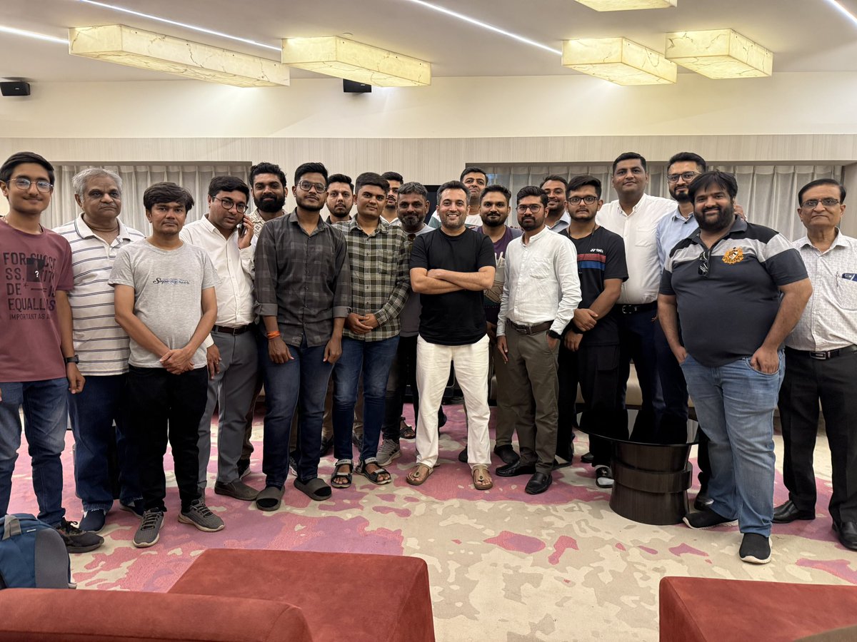 Although I planned this too late, my bad, glad to see you'll could still make it.

Meeting the people who follow me gives me a different feel. It actually keeps me more grounded and makes me want to do better.

Thank you all for coming!

Until next time....

#MasterInOne