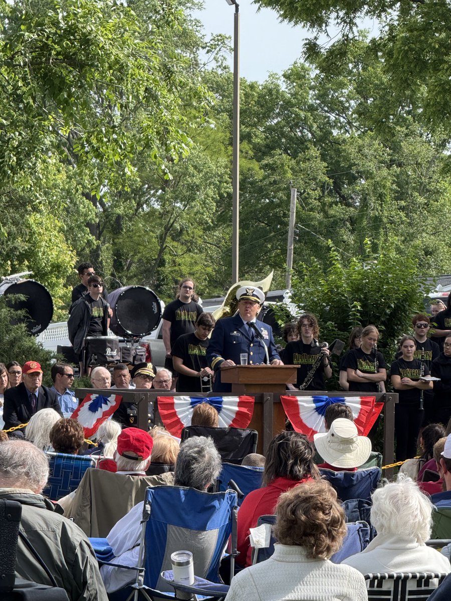 Attending St. Louis-Sappington Memorial Day service. Thank you to all who have served our country!
