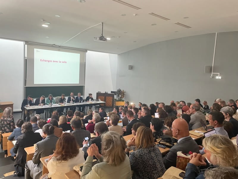 La rectrice était ce lundi à l’INSPE d’Évreux pour rencontrer les cadres de l’Éducation nationale de l’Eure. 

Ce temps d’échange, consacré aux priorités académiques et dynamiques territoriales, réunissait les inspecteurs du premier degré et des chefs d’établissement.