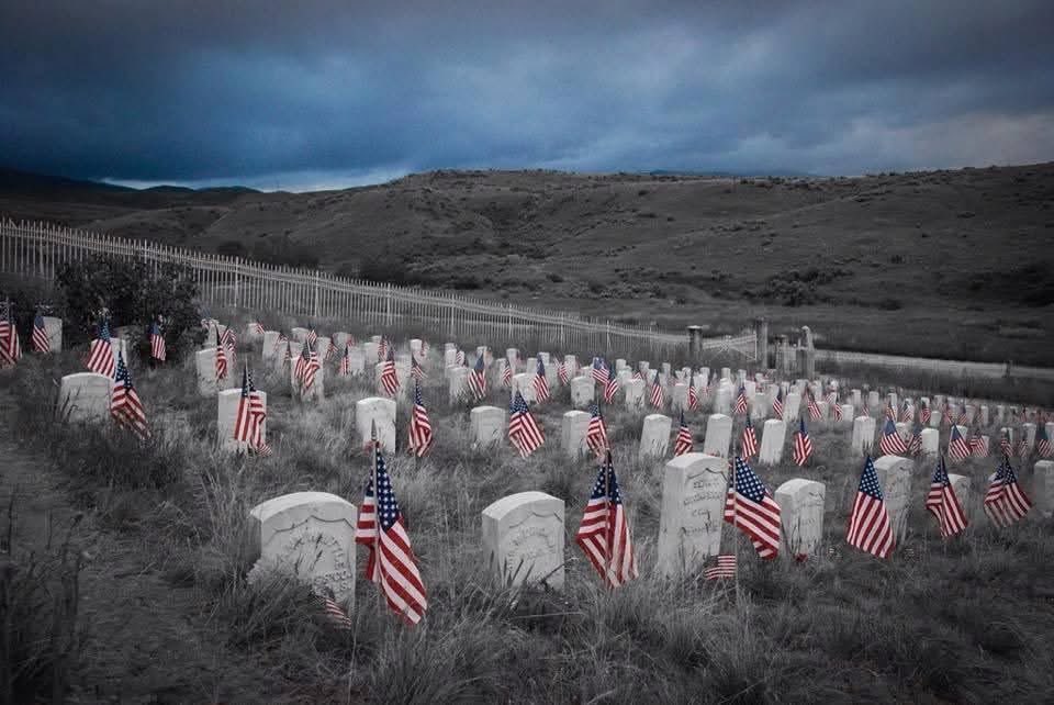 Memorial Day repost 🇺🇸 Remembering the brave souls who gave everything for our freedom. “Fort Boise Military Cemetery originally located a 1/2 mile S. at old Boise Barracks. Cemetery was moved to this location in 1906 after a flash flood.” -Boise City Parks &amp; Recreation