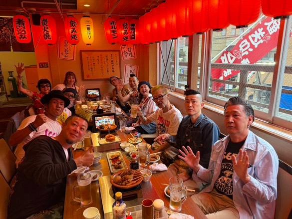 chichichikuwa's tweet photo. 先日の豊川での記憶がぼんやりしてて悔しいので、遊びに行った!
楽しすぎてめっちゃ疲れた(笑)
前飲みから次の日のBBQまで参加させてもらってありがとうございました!!
いい事も悪い事もたくさんありすぎてめっちゃうれしい&笑えた2日間!
#the5678s
#nincompooporchestra
#daddyonov https://t.co/eqaQQoeDCr