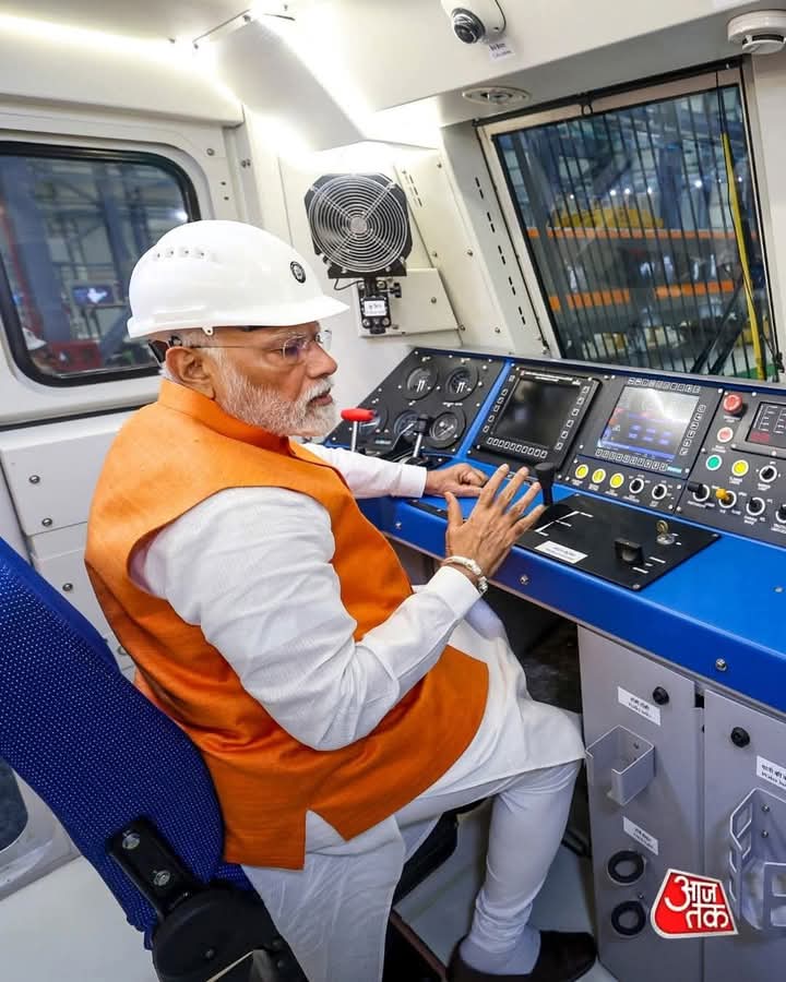 Babita4559's tweet image. लगातार 3 कप गरमा गरम चाय पीने के बाद 👇
    आज ट्रेन तेरा भाई चलाएगा 🥰🥰🫣
#Dahod #modi4apdevelopment 
#ModiHaiToMumkinHai #ModiSarkar