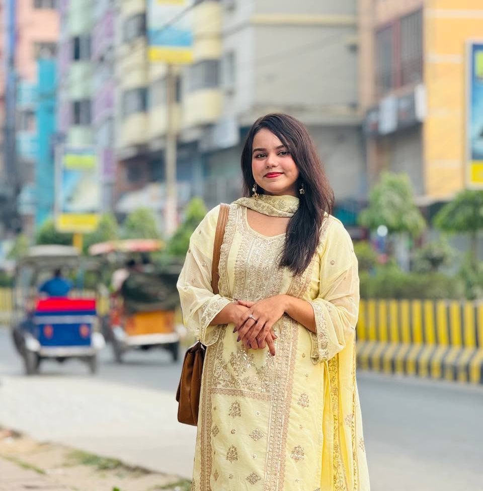 খানকি মাগি চুতমারানি আঁখি। কড়া ফিগারের বাস্টি মাল😘🥵🥵❤️