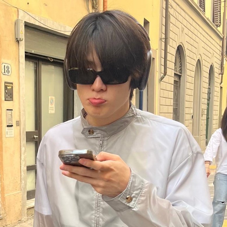 JJHLOOKS's tweet image. 😽😽