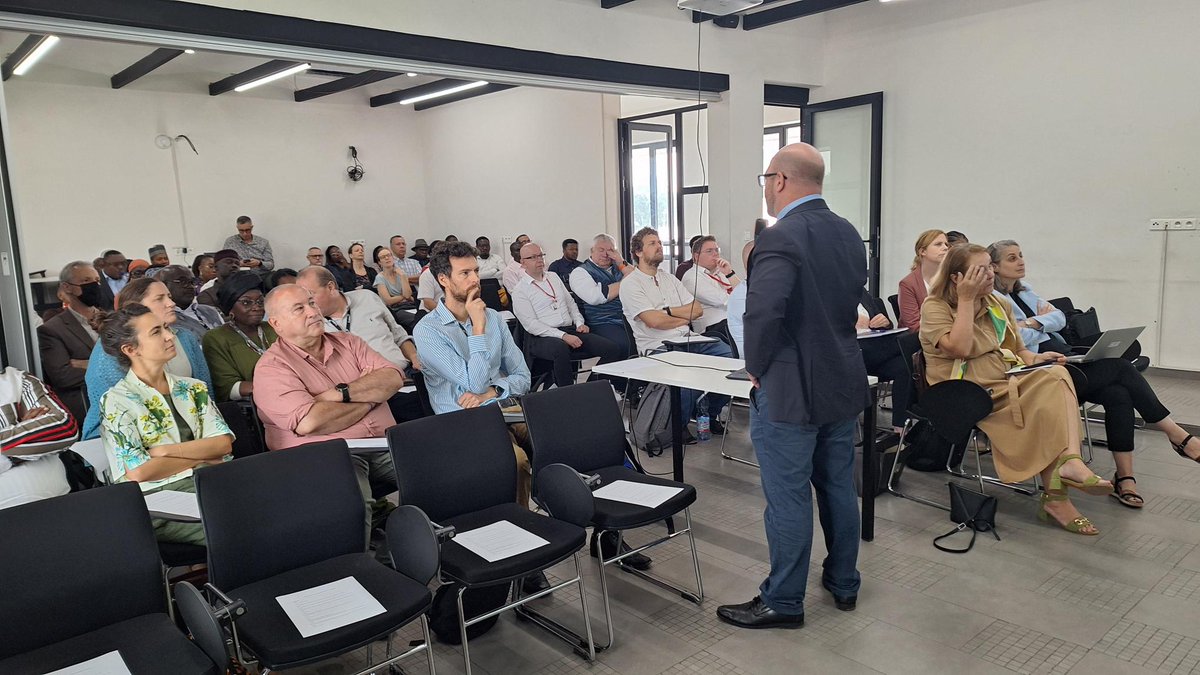 Enabel_en_RDC's tweet photo. Une rencontre enrichissante le 23 mai dernier à @SilikinVillage entre @expertisefrance, @giz_drcongo et #EnabelRDC. Des échanges fructueux sur la paix, l'environnement, la sécurité et bien plus. Un jalon posé pour un chemin vers une coopération renforcée en RDC. #ActforImpact https://t.co/mQZHyWHOTC