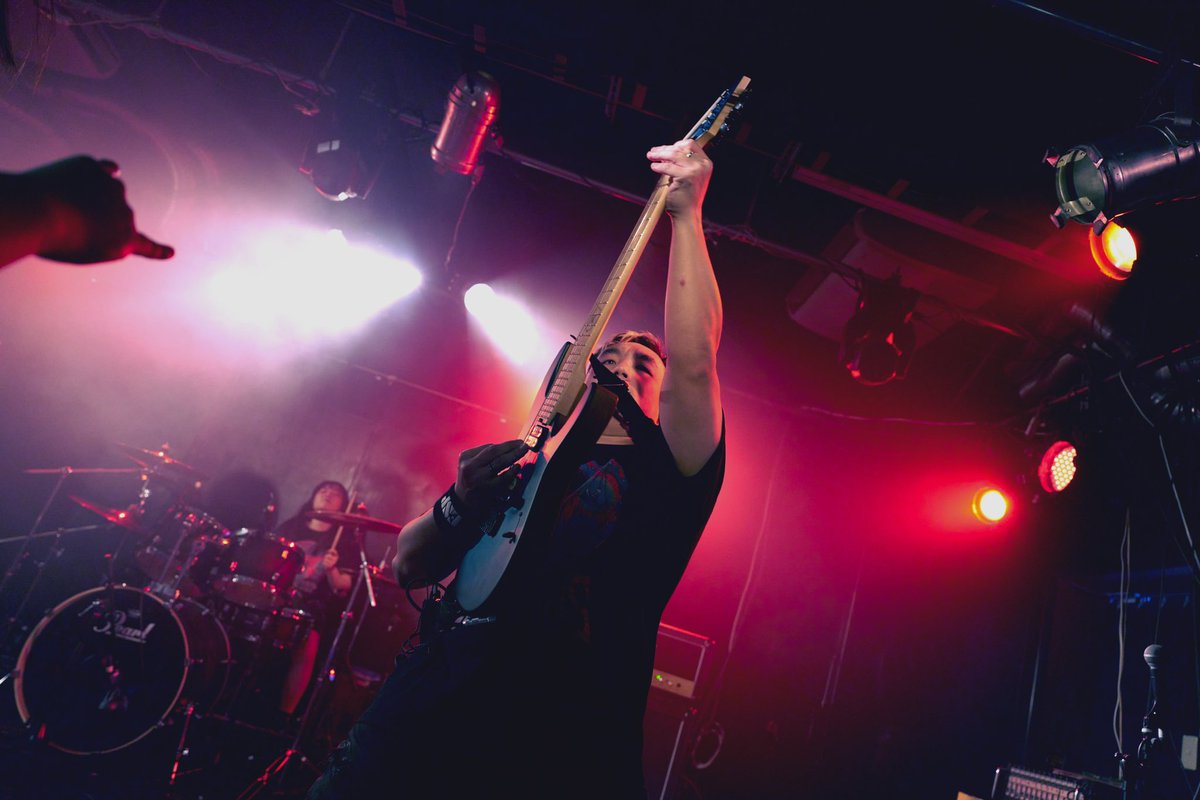 UNAVECDEUX_TW's tweet photo. 大阪心斎橋ショベル公演
無事に終わりました！
皆ライブにお越しいただき
ありがとうございました🙏🏻
共演した方々も
楽しそうに遊んでて
本当に良かったと思います
音楽は国境がない
再び実感しました

特に大阪ツアーを助けていただいた
@kumasan_bigBear ありがとー

謝謝大家，我們下次見🤘🏻 https://t.co/pGVTeJwVYE