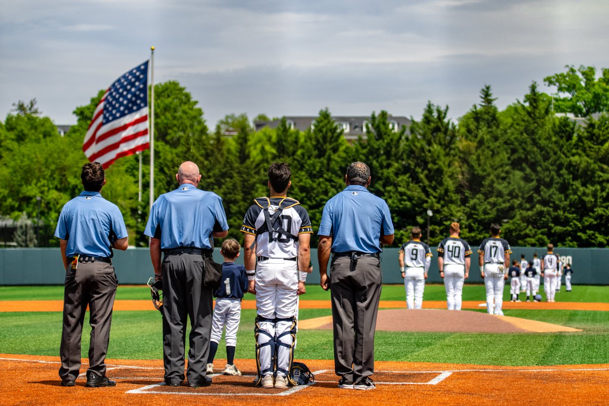 Today we honor those who paid the ultimate sacrifice in service to our country🇺🇸

#GoNavy