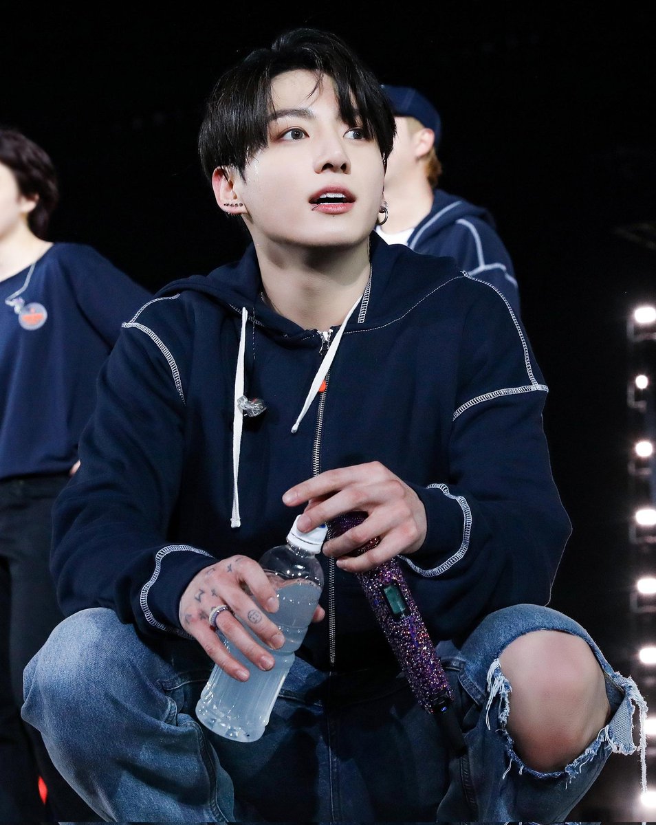 bts8armyForever's tweet photo. 元気でいてね🥹
笑っていてね🥹

#사막도바다로_만든_우리니까
砂漠も海にした私達だから
#영원할방탄과_아미의화양연화
永遠のバンタンとアミの花様年華

603日目
523日目

#To2025
#UntilSpringComesBack
#WORTH_THE_WAIT
#THE_KING_WILL_RETURN
#우리인사하자_bye아닌8hello

#D_26
#D_16 https://t.co/cnlQzuOqzc