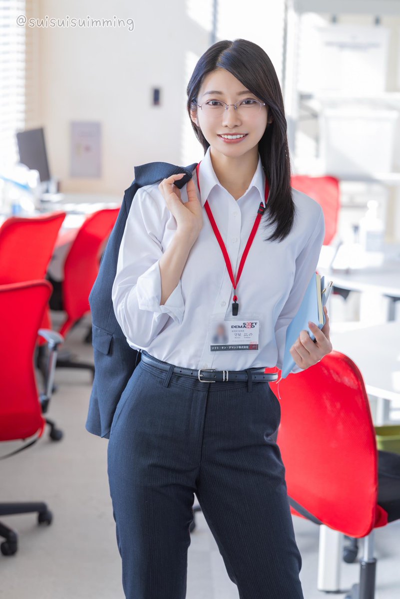 【ご報告】
守屋よしの
本日ΛVデビュー致しました。