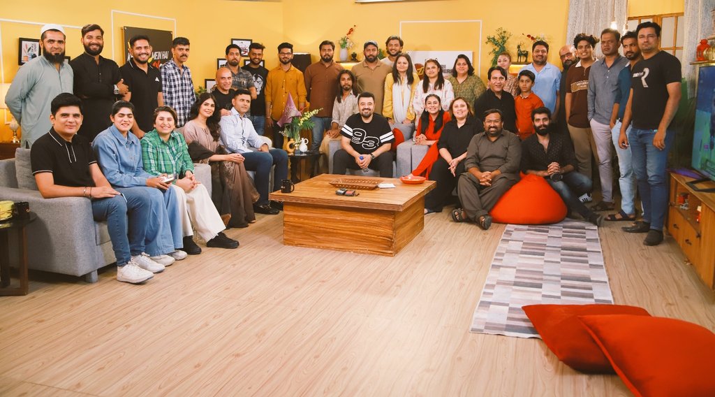 farhanwrites's tweet photo. 31 days of unforgettable memories in our superhit live transmission of #KhelDilMeyHai ♥️
Thank you @jazzpk and all the team members.
Congratulations @lahoreqalandars for winning the title.
#HBLPSLX #ApnaXHai #Jazz #Cricket #FarhanNisar #StatsMan https://t.co/PUSxzQF85q
