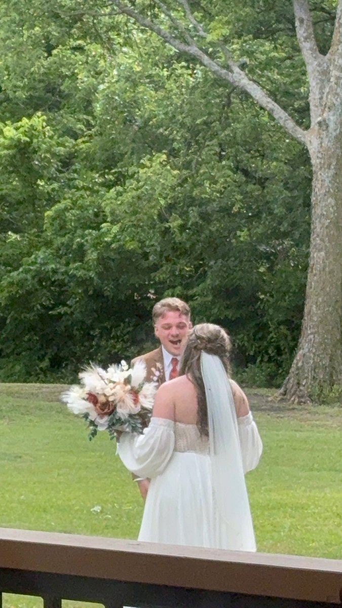 cece_j22's tweet photo. Married my favorite person 💓💓 https://t.co/byl2et5hTu