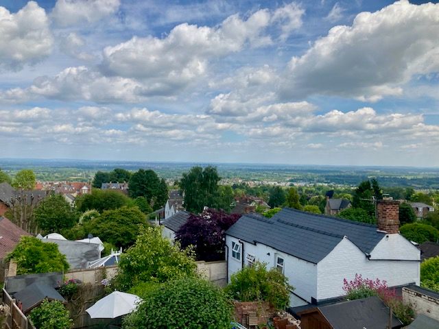 grayfly's tweet photo. Love music, history, and the outdoors?
Live in the town that inspired Elgar himself.
This 4-bed home in Malvern has incredible views and direct hill access.
π https://t.co/JAkvlzc3Dr
#ElgarCountry #RightmoveUK #MalvernLife https://t.co/9wYZjWkxRj