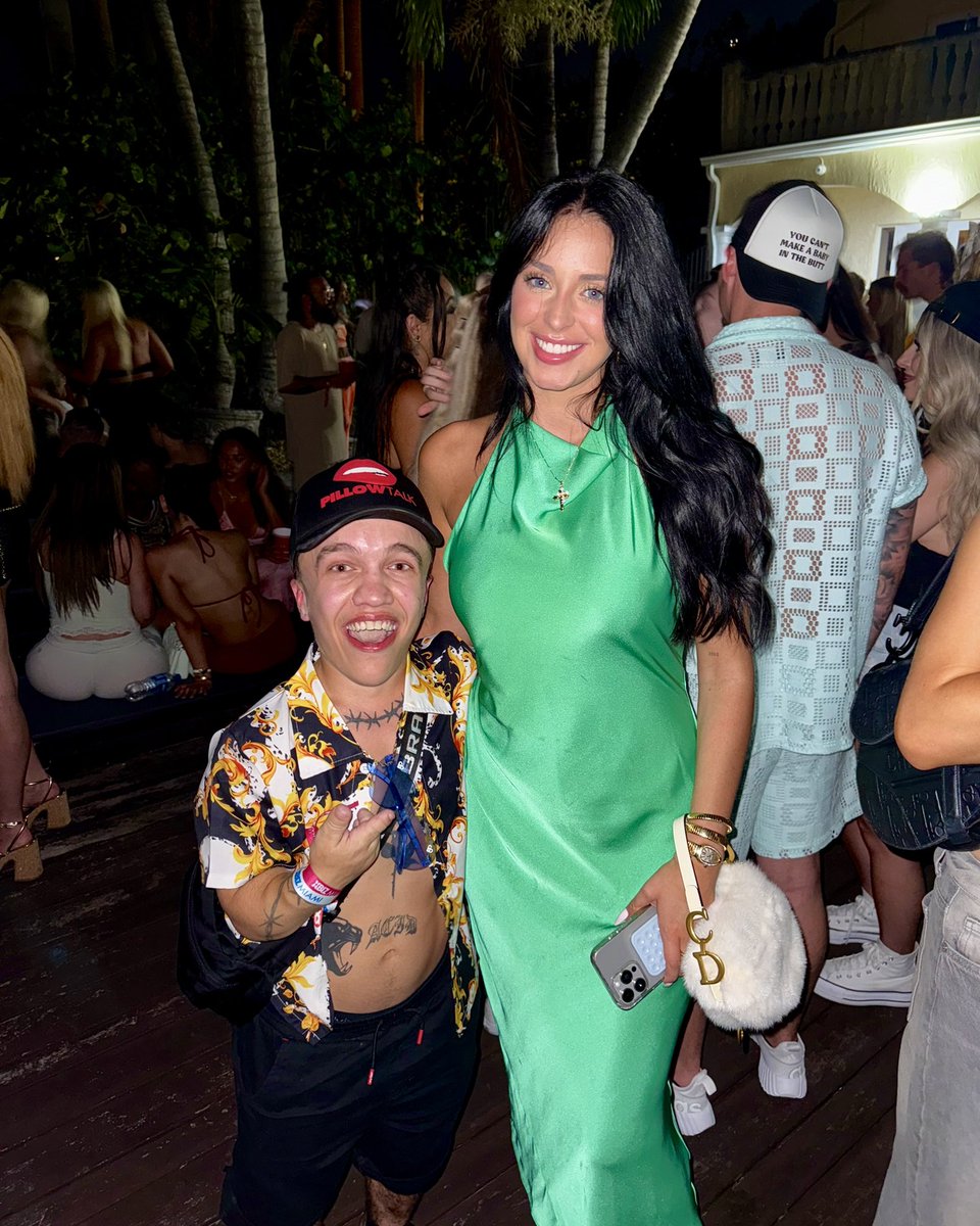 I mean, look at her 🤩
<a href="/Camilla_ara1/">Camilla Araujo</a>
