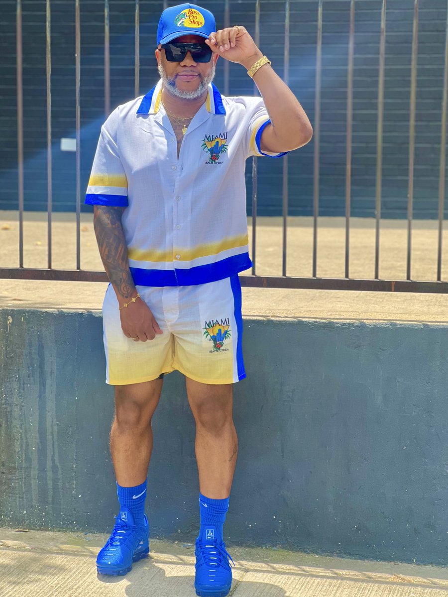 SoundsofJROD's tweet image. OUTSIDE