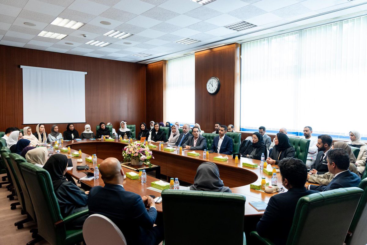 KSAPermanentGVA's tweet photo. أقامت البعثة الدائمة للمملكة لدى @UNGeneva ورشةعمل للمشاركين في برنامج خبير في حقوق الإنسان الذي تنظمه @HRCSaudi
وأكد المندوب الدائم للمملكةالسفير عبدالمحسن بن خثيلة خلال اللقاء حرص المملكة على تأهيل الكفاءات الوطنيةمشيدا بالدور المهم الذي تؤديه في تعزيز حضورها في المحافل الدولية https://t.co/GNwekBAK4R
