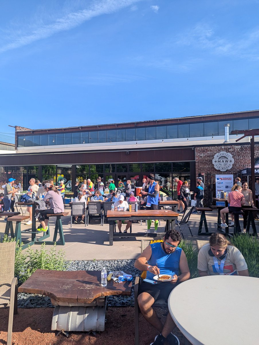 runfarDEF's tweet image. #RockYourRun @RockValleyPT @cmw5170 #MemorialDay #quadcitiesrunningfestival