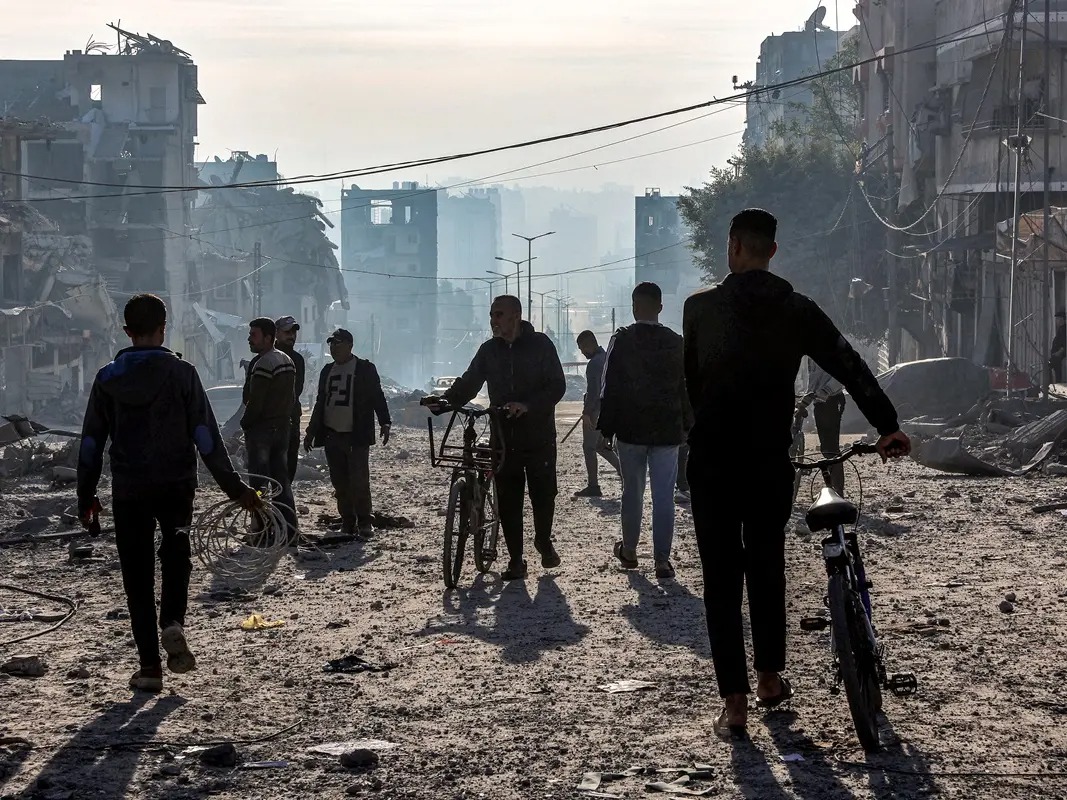 حماس توافق على مقترح ويتكوف لوقف إطلاق النار في #غزة

• الاتفاق يشمل الانسحاب التدريجي من القطاع 

• يتضمن إطلاق سراح 10 #أسرى أحياء  مقابل هدنة لمدة 70 يوماً

• إعلام عبري: تل أبيب رفضت الاقتراح الأمريكي واعتبرته «مخيباً للآمال» 

bit.ly/3Fskqzo