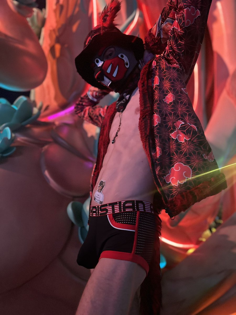 All y’all care about is being naked. Someone can have mad talent or rock looks but most here only care about nudity. Tis a shame. Being naked isn’t everything. 🙏🌹☯️