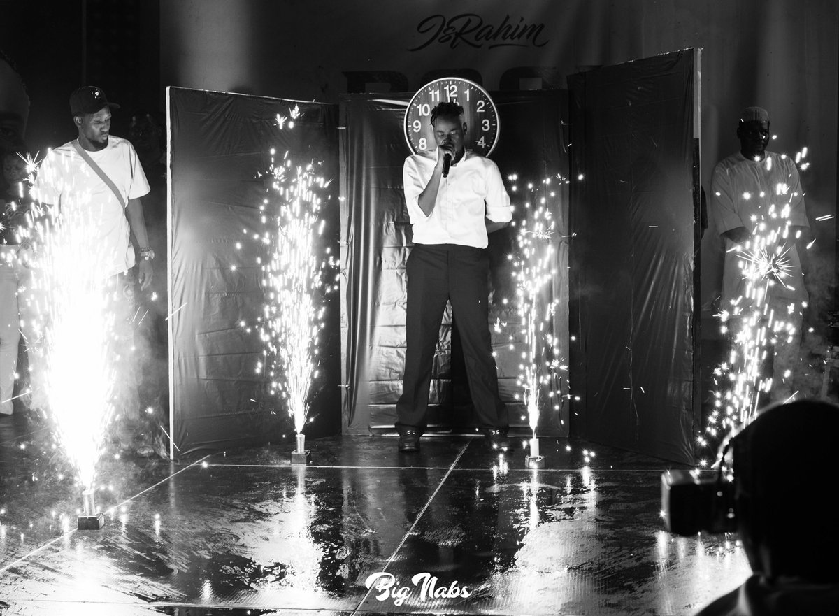 bignabs_'s tweet photo. @_IsRahim brought on the biggest energy over the weekend at his “Back In White concert” in Tamale at the Aliu Mahama Sports Stadium 🏟️
📸 by me
#BackInWhiteAlbum https://t.co/LjAwNIfEeR