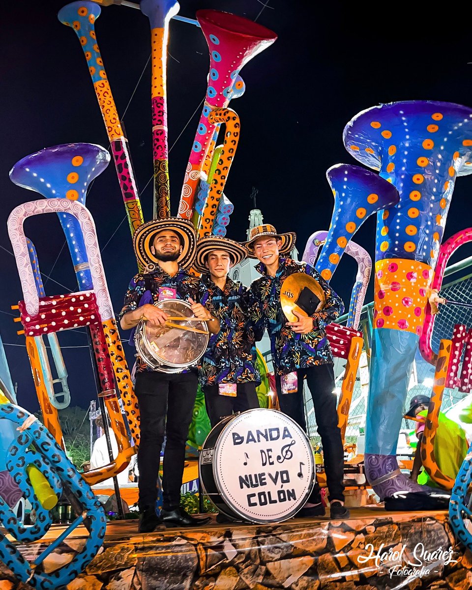 HarolAnDrums's tweet photo. 🎊🕺🏽💃🏽Bailarines de Comparsas y Desfile!
Listo El Equipo de Percu!
#bdnc #bandafiestera #papayera #dancers #bailarines #dance #danza #pareja #percussion #percu #drums #harolandrums #villahitfilms #nuevocolon #sanpelayo #festivalnacionaldelporro #musicians #artist 🔥🇨🇴🥵🥁✨ https://t.co/TUF5YSmVzk