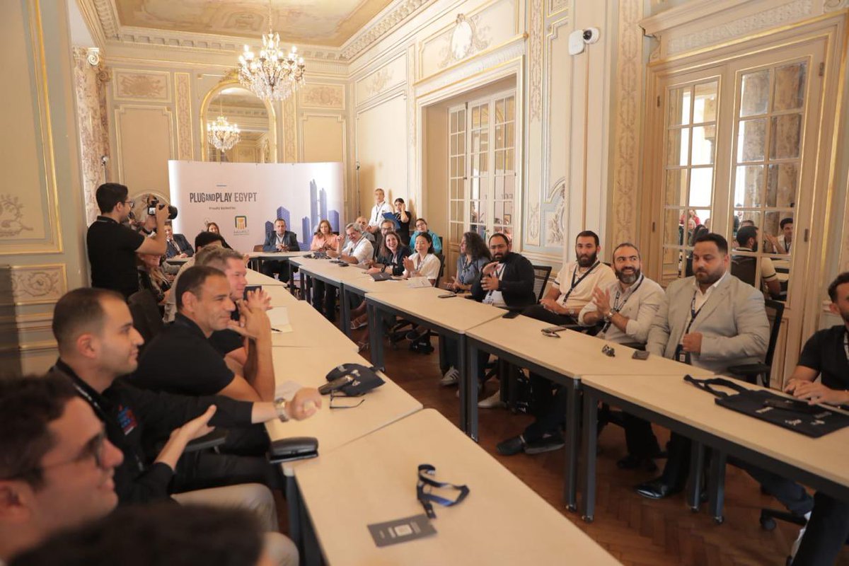 ITIDA's tweet image. 159 startups graduated today from the ITIDA x Plug and Play Egypt program at Creativa Hub – Sultan Hussein Kamel Palace.

Eng. Ahmed ElZaher joined partners, startups &amp;amp; investors to mark this milestone.

#JustInTimeForEgypt #StartupEgypt #SmartCitiesHub #ITIDA