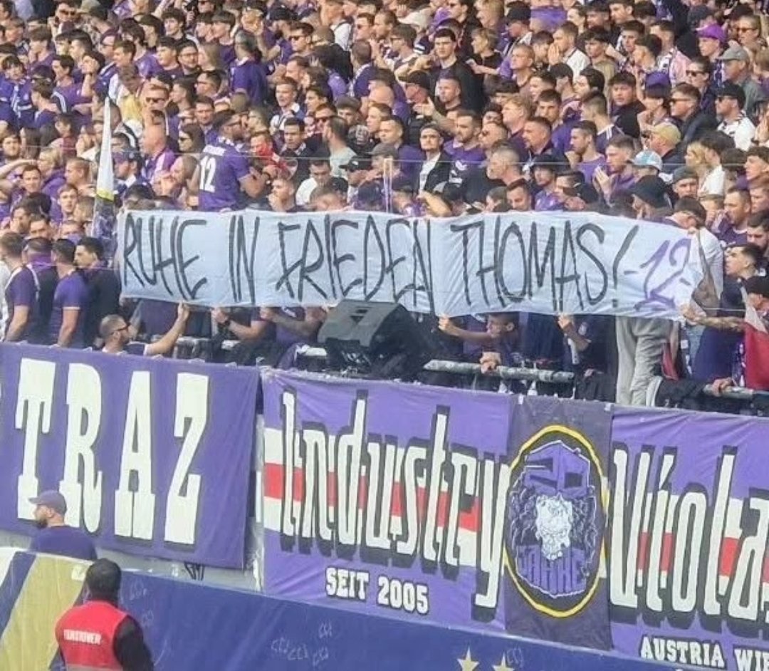 HipsterHeMan's tweet photo. Trauerbekundungen gab es bisher aus Brünn, Essen und von der Szene von Austria Wien https://t.co/4gfFm44W6P
