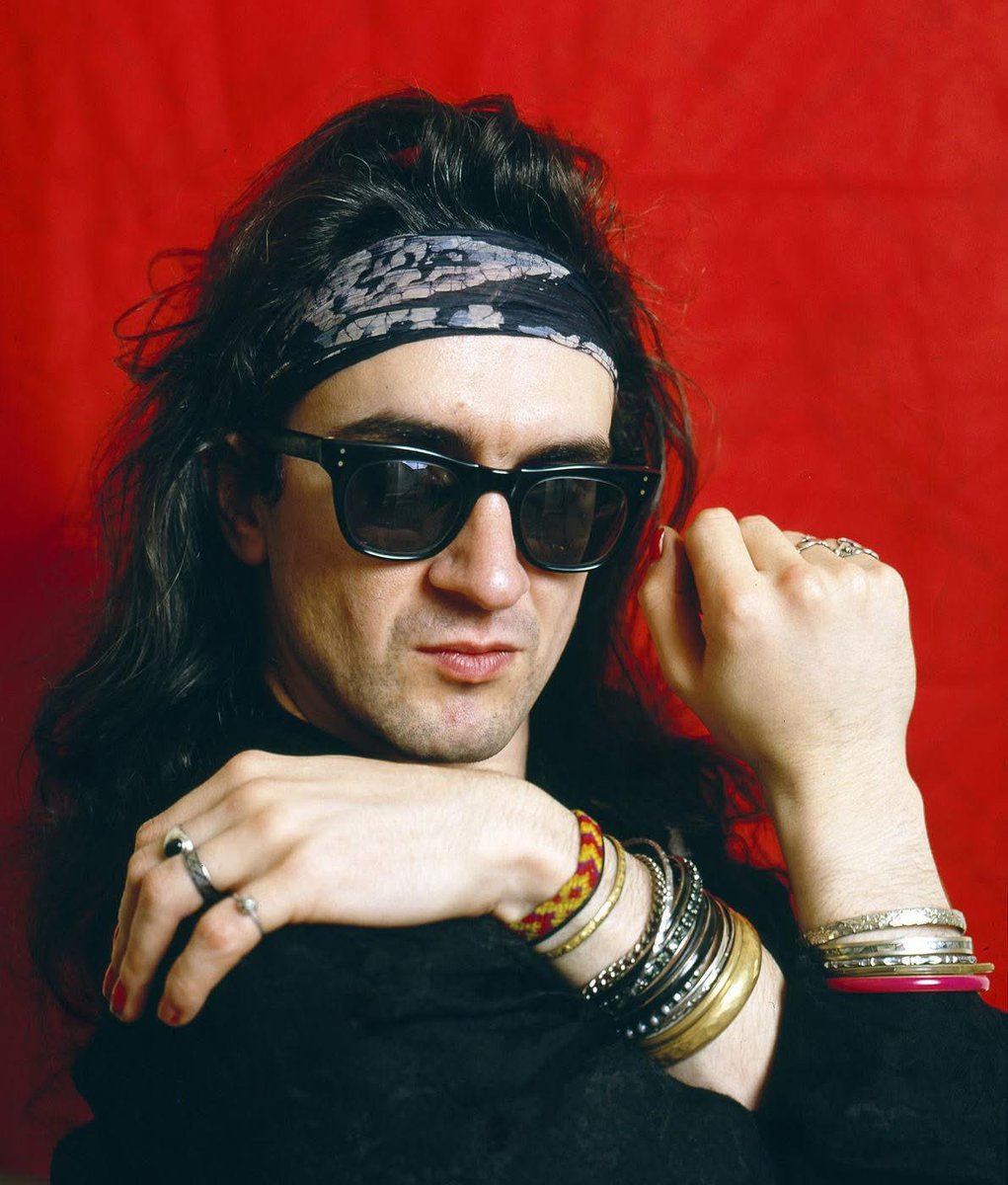 Happy birthday Wayne Hussey of The Mission UK, Sisters of Mercy and more! 🖤🎂