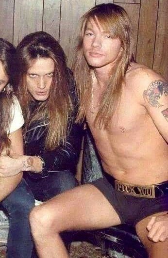 daily axl being hot (@axlbeinghot) on Twitter photo 