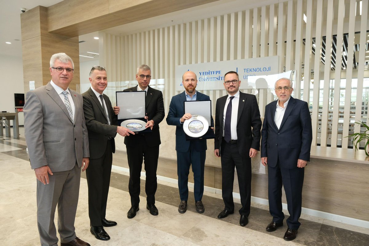 İlim Yayma Ödülleri kapsamında; Sağlık Bakanımız Prof. Dr. Kemal Memişoğlu, İlim Yayma Vakfı Mütevelli Heyeti Başkanımız Necmeddin Bilal Erdoğan ve İlim Yayma Cemiyeti Başkanımız Yusuf Tülün ile birlikte Yeditepe Üniversitesi Hücre ve Gen Terapileri Mükemmeliyet Merkezi’ni