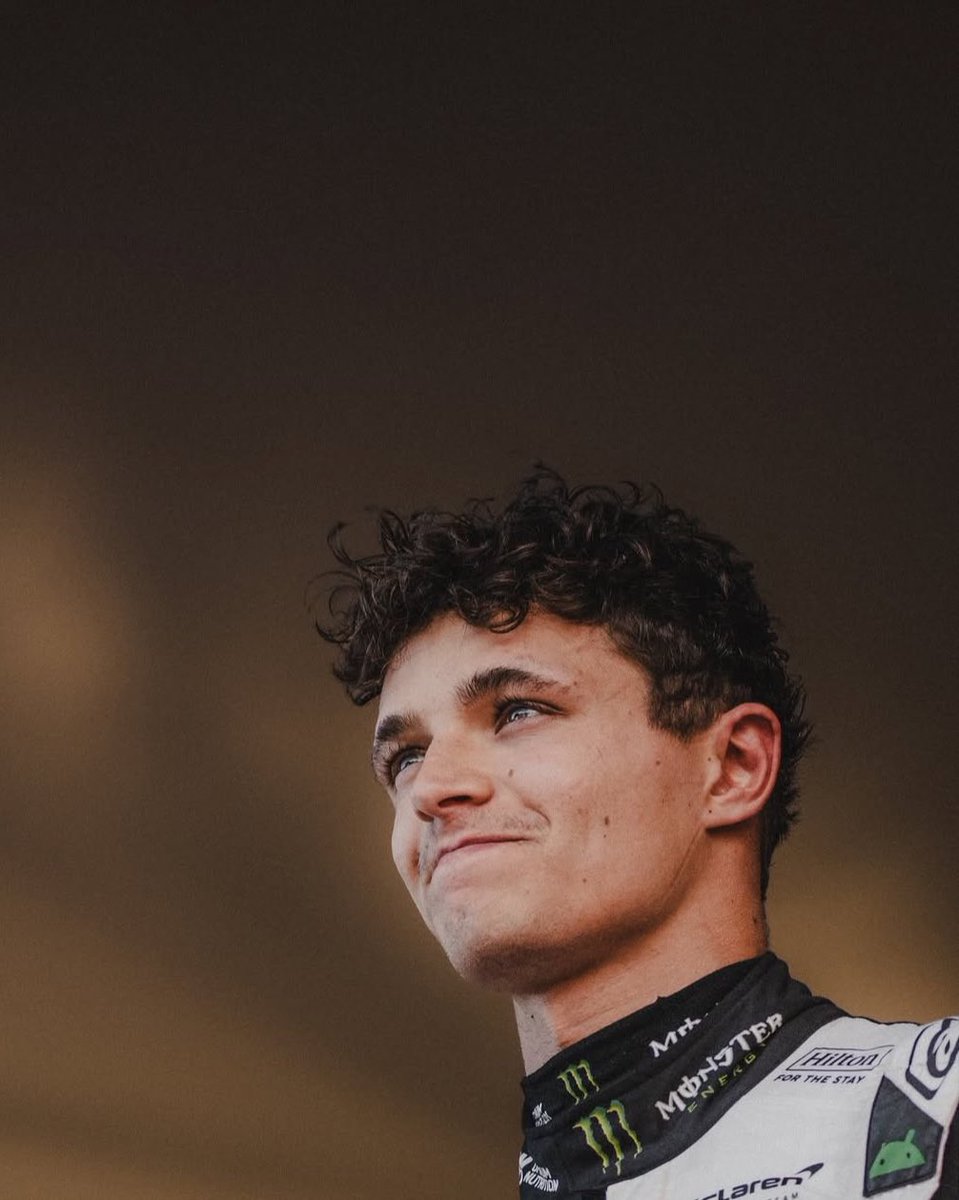 LNFOURS's tweet photo. his eyes and curls 😖 https://t.co/am3YpbHAzl