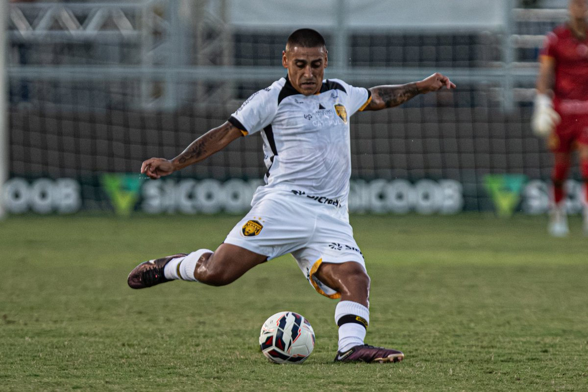 Una asistencia más de nuestro 2️⃣2️⃣. Ya son 4️⃣ en la temporada. ¡Gran partido, Didi! 👏🏽🇺🇾🐆 #NossoAmazonas #AvanteOnçaPintada

📷 <a href="/JoaoNormandoC/">João Normando</a> / AMFC