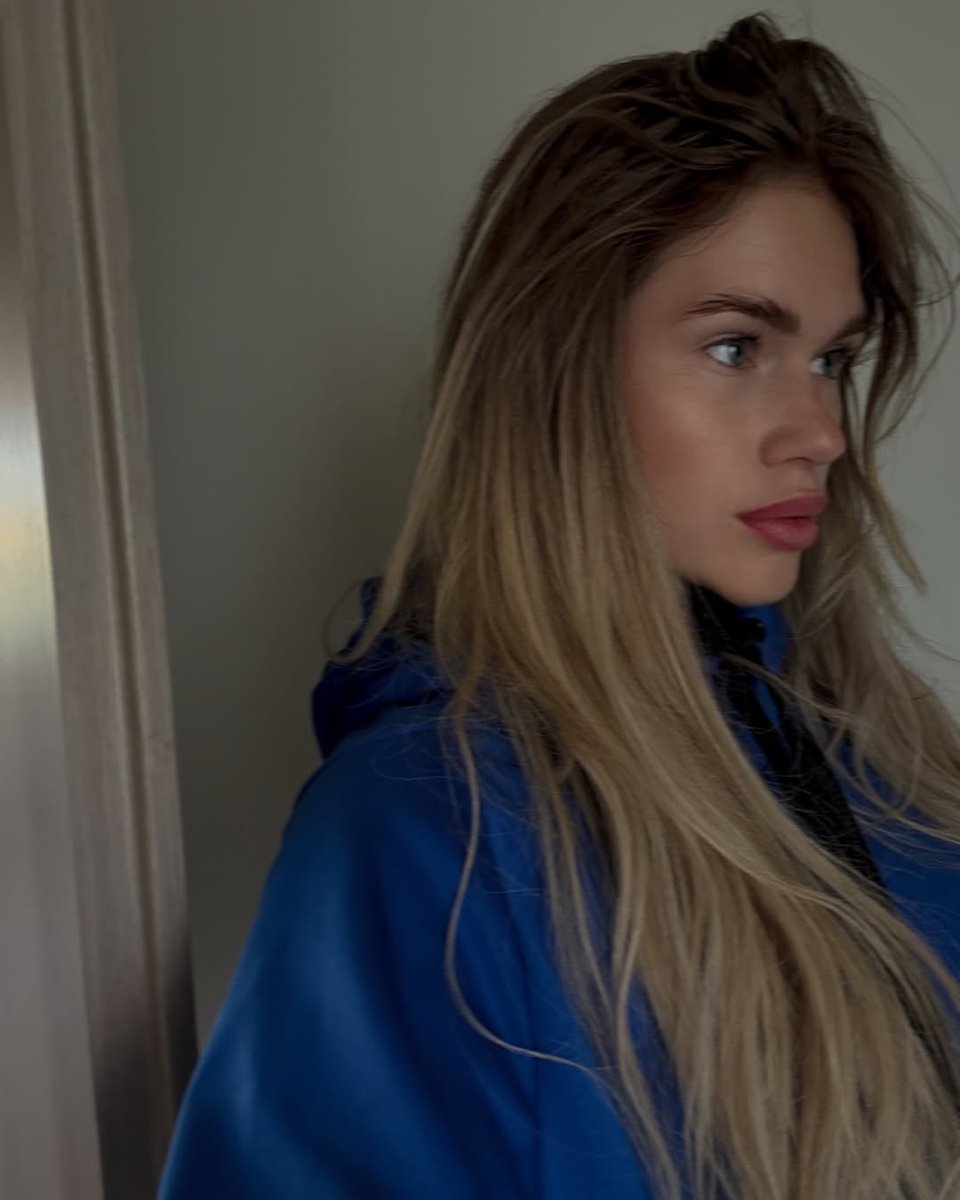 AXsunn1's tweet image. old hair and new ♥️