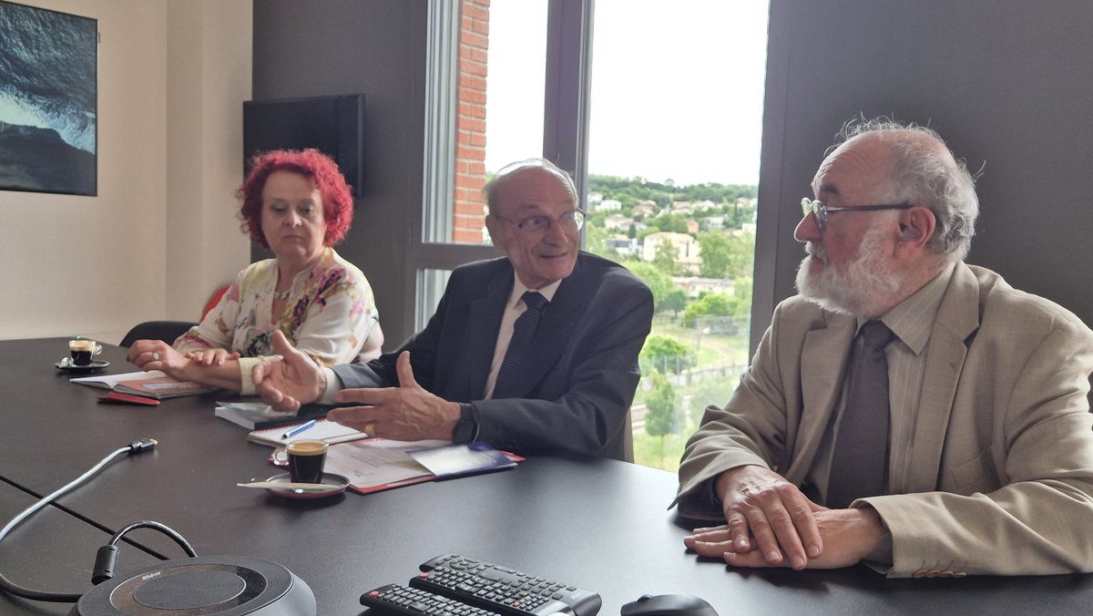 Le recteur <a href="/BenmiloudKarim/">Karim BENMILOUD</a> a reçu le président, la directrice et le secrétaire perpétuel de l'Académie des Sciences &amp; Belles Lettres de Toulouse. 
📚🔬Un partenaire <a href="/actoulouse/">Académie de Toulouse</a> qui œuvre à la diffusion des savoirs dans les sciences et techniques, les lettres et sciences humaines.