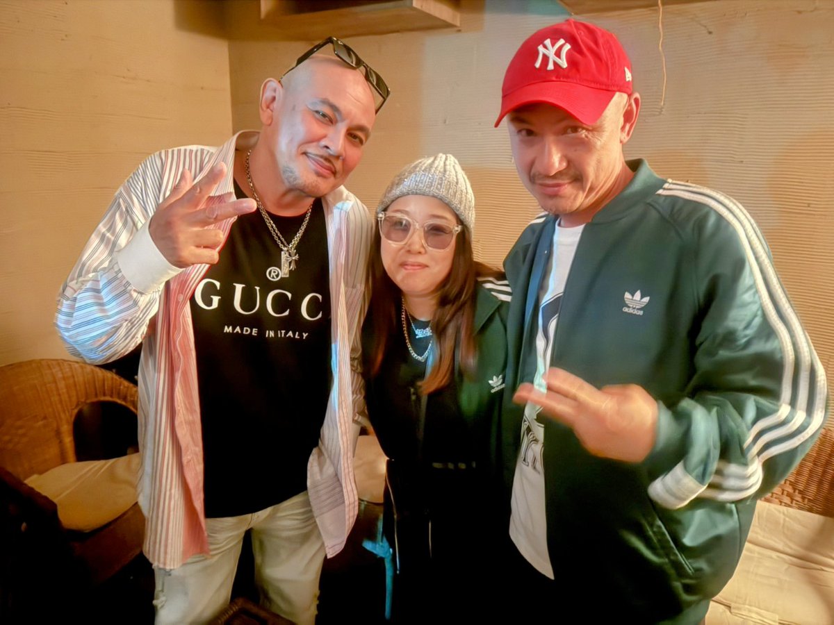 djhiyoco's tweet image. まさかの大阪で3人が揃った😊💚
#djhiyoco
#gdxshu
#1low