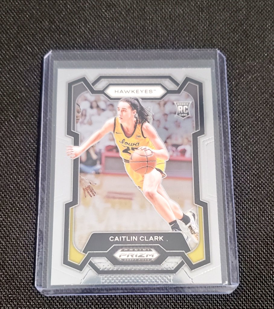 WHO WANTS A FREE CAITLIN CLARK ROOKIE CARD?!

FOLLOW LIKE AND RETWEET FOR YOUR CHANCE TO WIN!

 WILL PICK A WINNER IN 48 HOURS 🔥 🏀