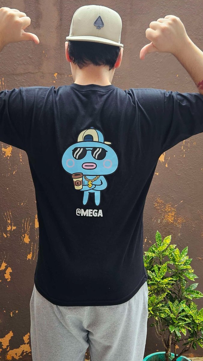 Is there a better gift than this? ❤️💛💜

My girlfriend surprised me on our anniversary with a custom <a href="/PortaltoBitcoin/">Portal</a> t-shirt featuring my Jelly Mega avatar!

It was more than just a piece of clothing  it was a recognition of everything I’ve been helping to build in this